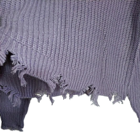 NWOT Lavender Knit Distressed V-Neck Sweater - Picture 6 of 10